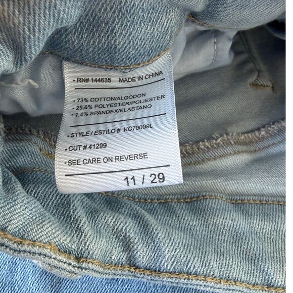 KanCan High Rise Stretch Light Wash Flare Jeans Size 11/29 - Picture 5 of 9